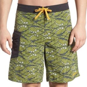 Patagonia Mens Wavefarer Shorts Hexy Fish Sprouted Green 31